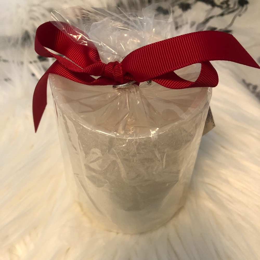 NWT - Energizer Flameless Wax Candle - makes a great gift!